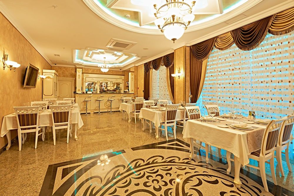 Boutique Hotel Buta Minsk Buitenkant foto Restaurant in the hotel