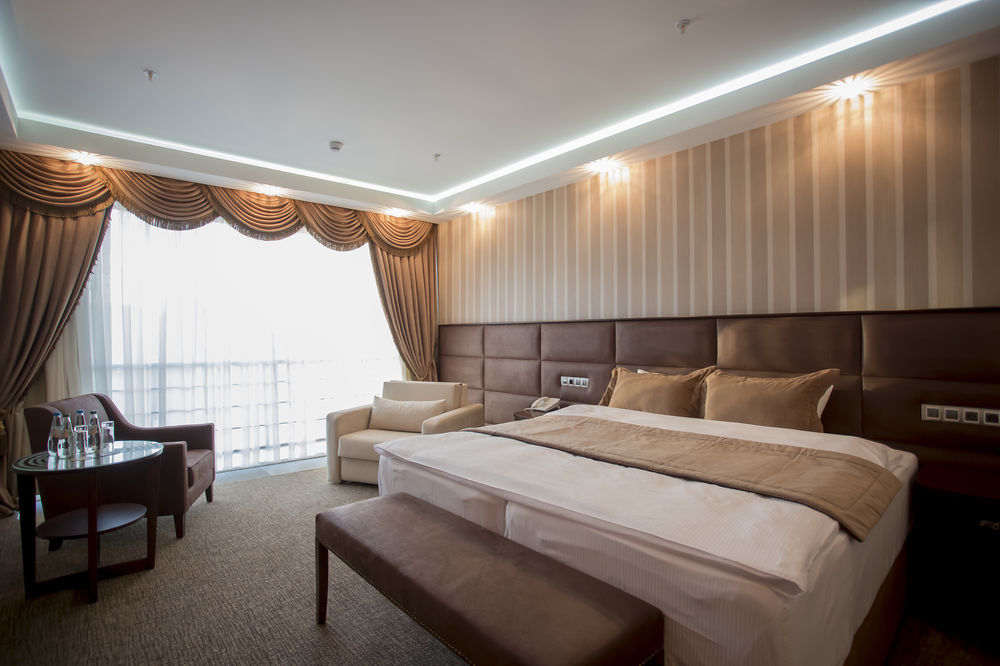 Boutique Hotel Buta Minsk Buitenkant foto A room at the Radisson Blu hotel in Vilnius, Lithuania
